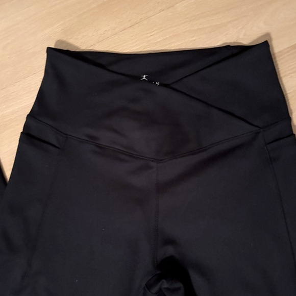 Women’s Danskin workout flare pants - Picture 3 of 3